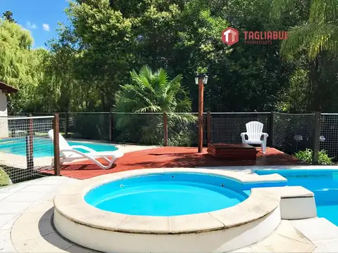 Casa en Venta con 8 cocheras