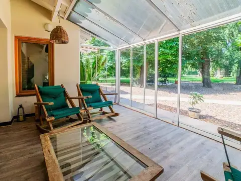 Casa 8 ambientes con 7 baños