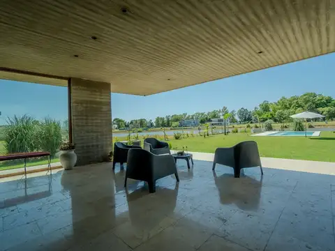 Casa en Venta en Area 60, USD 370.000