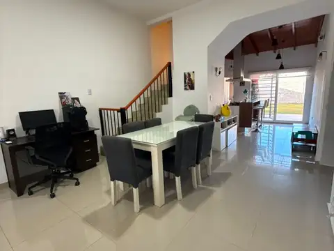 Depto Tipo Casa en Venta con 1 cocheras