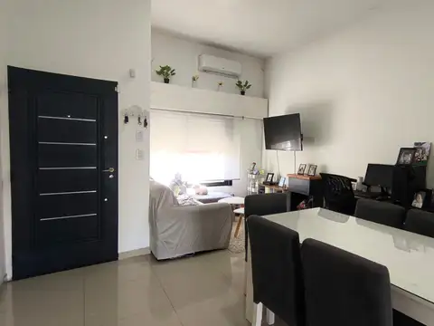 Depto Tipo Casa en Venta con 1 cocheras