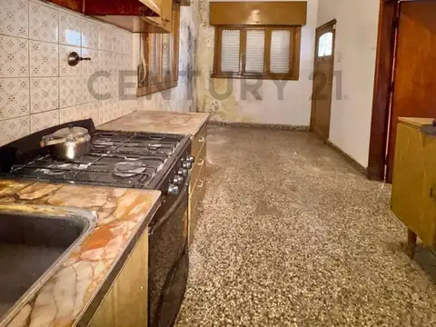Casa 4 ambientes con 1 baño