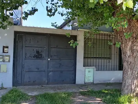 Casa en venta - 2 Dormitorios 1 Baño - La Plata