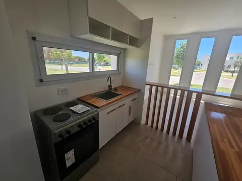 Casa 4 ambientes con 3 baños