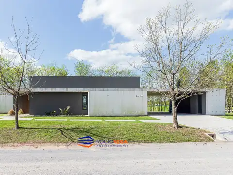 Casa 4 ambientes con 4 baños