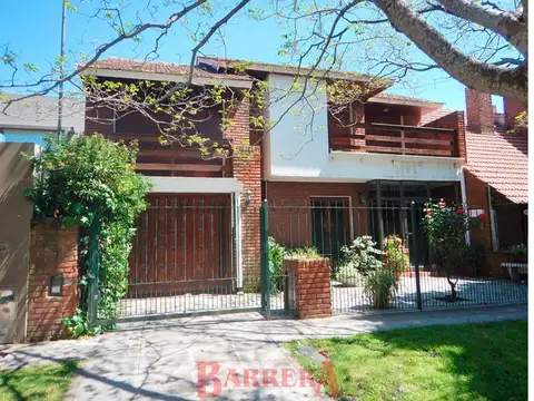 Chalet 5 dormitorios y 2 estudios.  APTO CREDITO