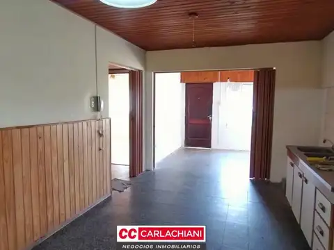 Casa 4 ambientes con 1 baño