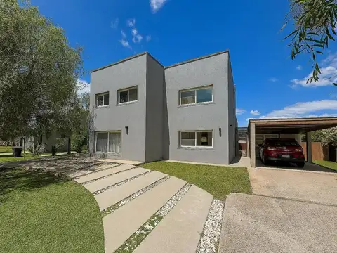 Imponente Casa En Venta En San Sebastian