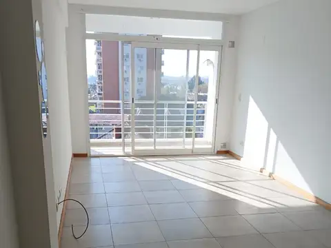 Lebenshon 100, Piso 4