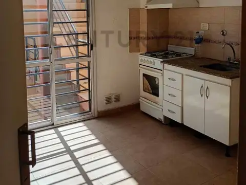 Machado 1100, Piso 2