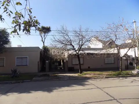 Casa  en Venta en Moreno, G.B.A. Zona Oeste, Argentina - DAM2901_LP537420_1