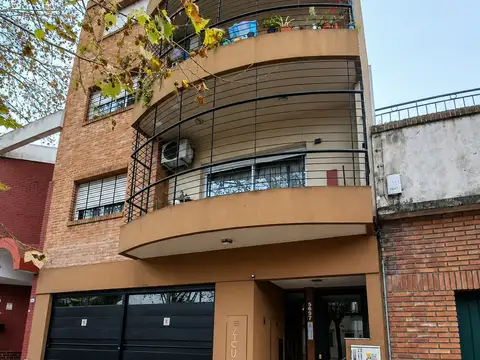 Dto. 2 Amb. C/Frente - Balcon - Excelente!!