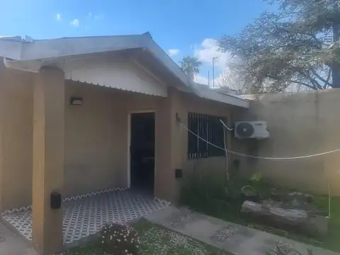 Venta  de casa  3 ambientes.  Ituzaingo.