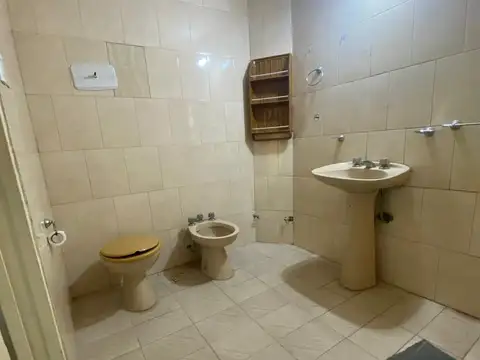 Depto Tipo Casa 4 ambientes con 2 baños