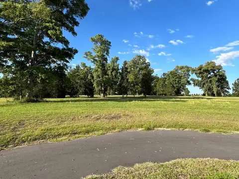 Terreno Fondo a Golf en Barrio Privado Pinares