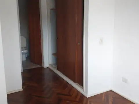 Colombres 100, Piso 2