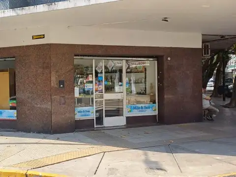 Local en venta en Brandsen al 1200 Barracas CABA