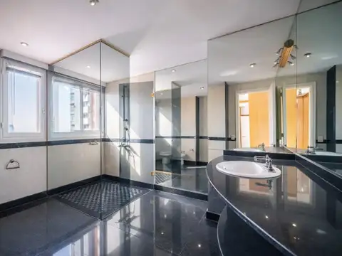 Departamento en Venta con 2 cocheras