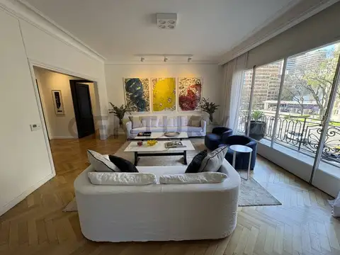 Avenida Del Libertador 2400, Piso 0