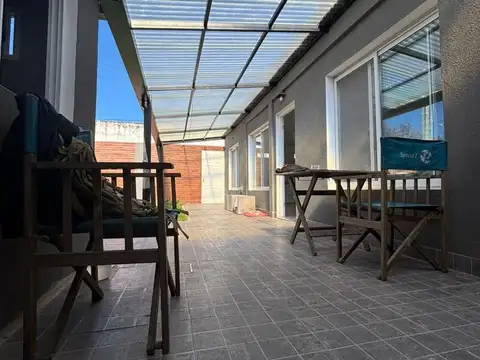 Casa en venta con departamento