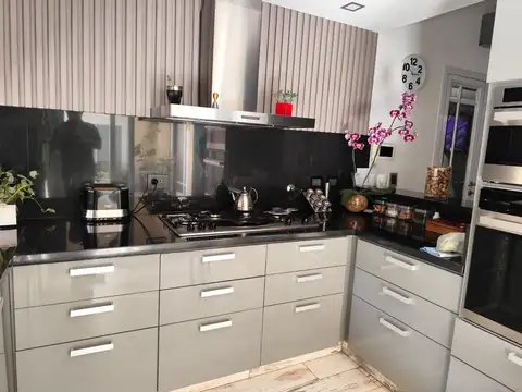 Casa en Venta en Quilmes, USD 295.000