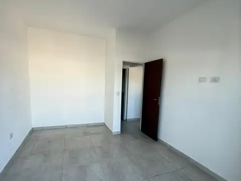 Departamento en Alquiler en Villa Gobernador Galvez, $ 650.000