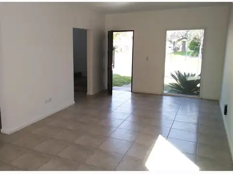 Casa en Alquiler en El Hornero, $ 900