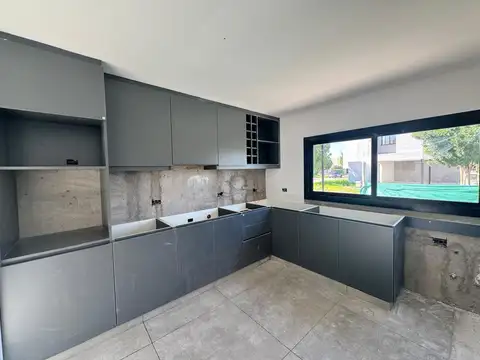 CASA EN VENTA BARRIO PRIVADO LAR DE VIEYTES III