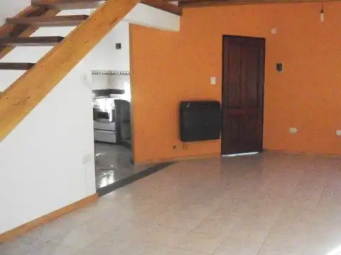 Casa 2 ambientes con 1 baño