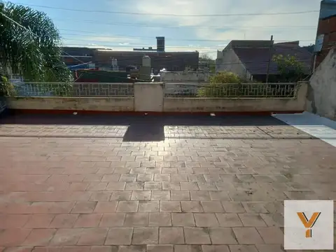 Casa en Venta - 2 Dormitorios 1 Baño - 60mts - Lanús