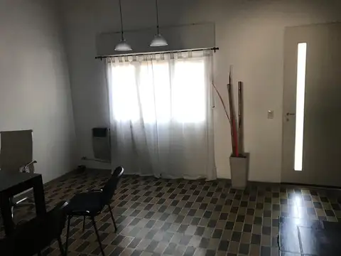 Oficina 3 ambientes con 1 baño