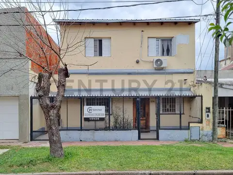 CASA -  7 AMBIENTES - PATIO - JARDIN - ALBERDI, ROSARIO