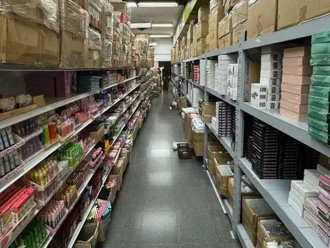 Local en Venta en Moron Sur, USD 1.190.000