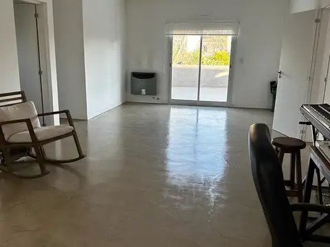 Casa en Venta en Garin, USD 330.000