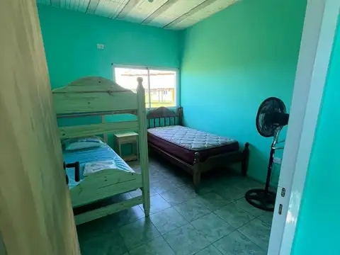 Casa 4 ambientes con 1 baño
