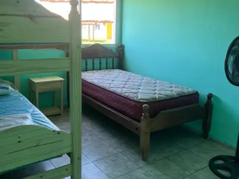 Casa en alquiler – Predio cerrado sobre Ruta 18  Se alquila casa funcional en predio cerrado, ubicad