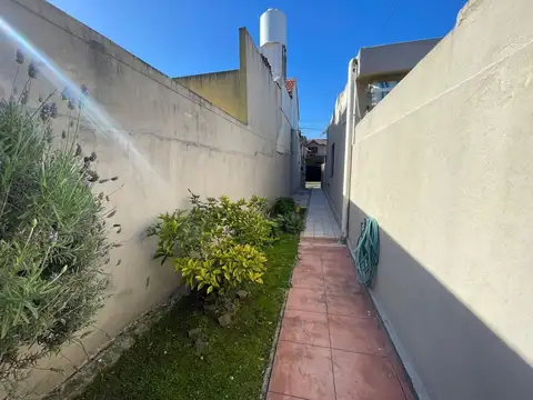 Casa en Venta en Castelar, USD 120.000