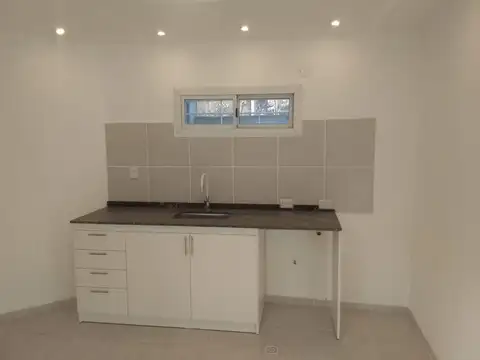 Duplex de un dormitorio, con cochera. Rivadavia