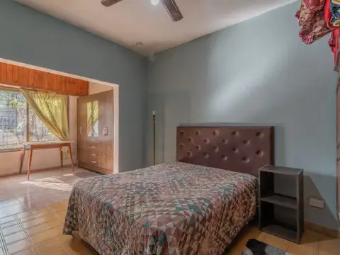 Casa 8 ambientes con 3 baños