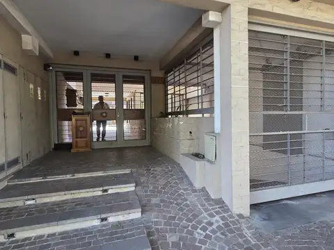 Av Hipolito Yrigoyen 12000