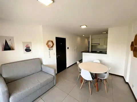 VENTA/PERMUTA - Departamento de 1 dormitorio con cochera y balcón. Nuestra Señora de Lourdes, distri