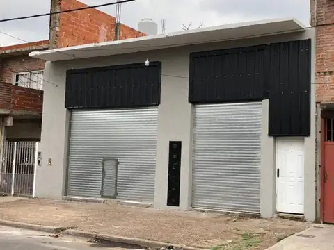 Local/galpon con entrepiso, patio y baño San Justo