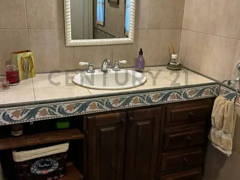 VENTA CASA 6 AMBIENTES - PISCINA - QUINCHO FLORENCIO VARELA - APTA CRÉDITO