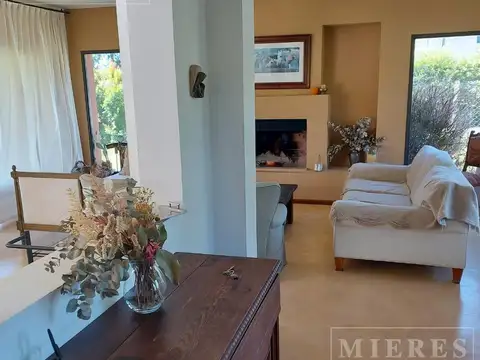 Casa en Alquiler Temporal con 2 cocheras