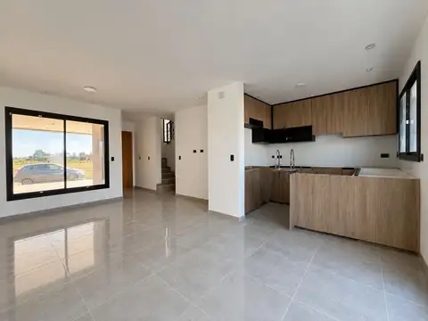 VENTA DUPLEX DOS DORMITORIOS QUEBRADAS MANANTIALES