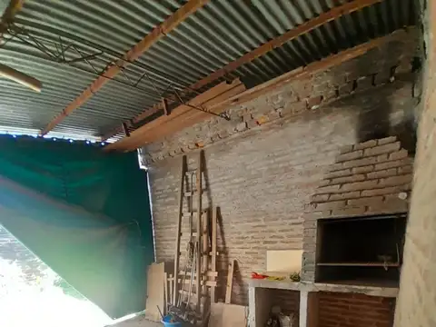 Casa en Venta! a mts. de Av. Islas Malvinas