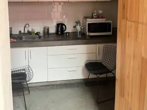 Casa 5 ambientes en alquiler - 254m - Patio, Terraza y Garage - Únicamente destino COMERCIAL