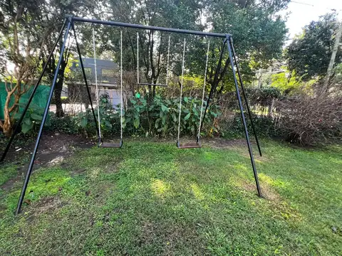 Casa en Alquiler con 3 cocheras