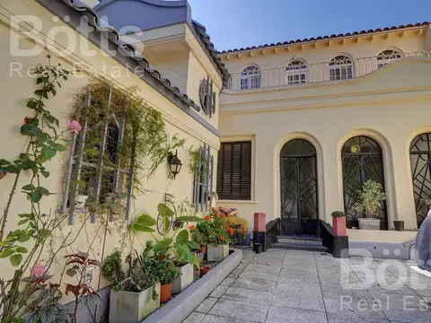 Venta casa 4 ambientes, lumionsa y con gran potencial en Villa del Parque