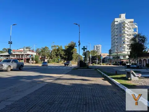 De las Toninas e/ Avenida Bunge y Avenida de Las Artes